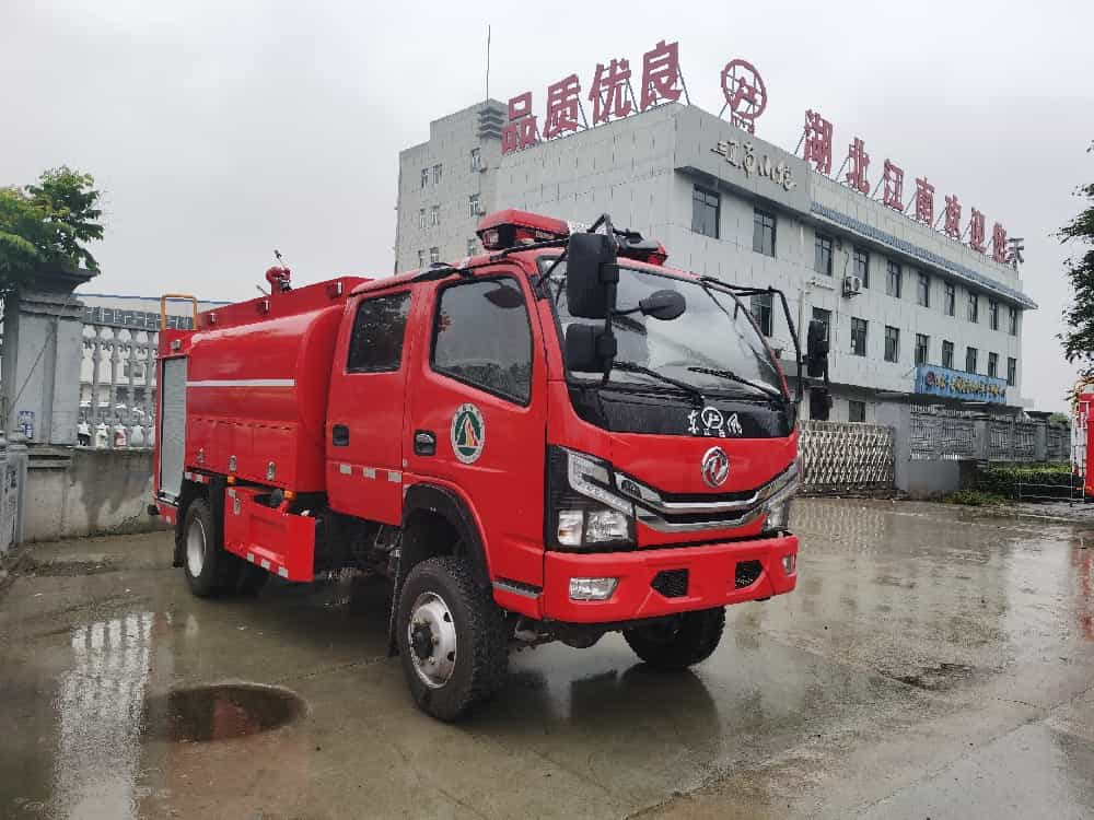 東風四驅4.75噸供水車