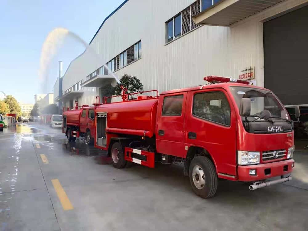 東風3.5噸灑（供）水車